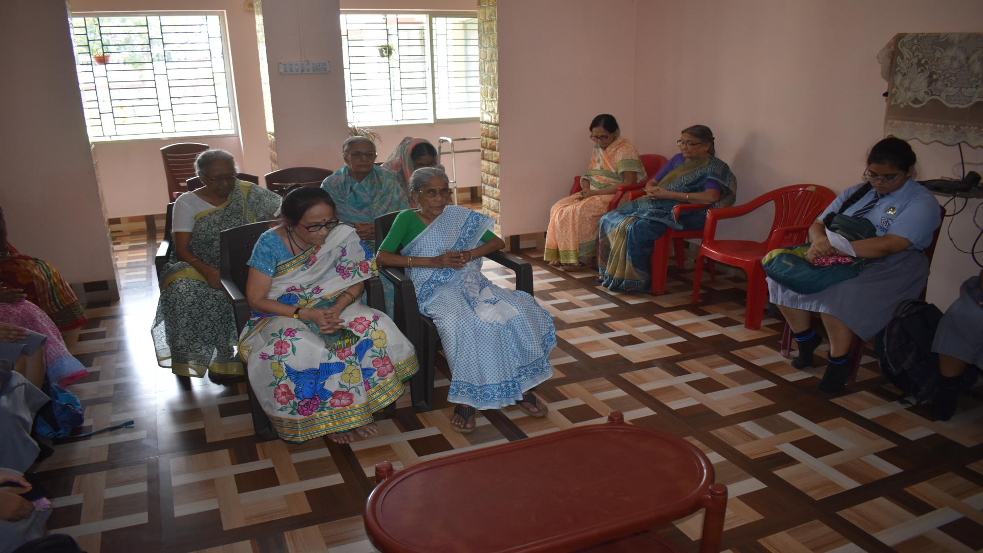 Visit to Shanti Nivas on the Occasion of Mothers' Day